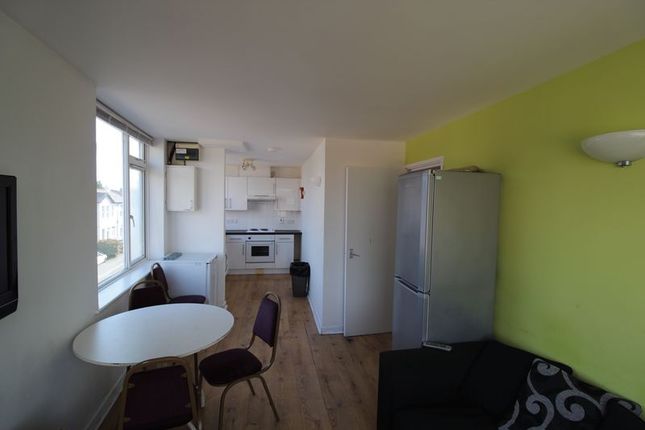 Flat to rent in Waterloo Road, Winton, Bournemouth