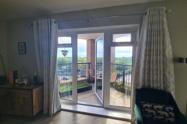 Flat for sale in London Road, Wallington