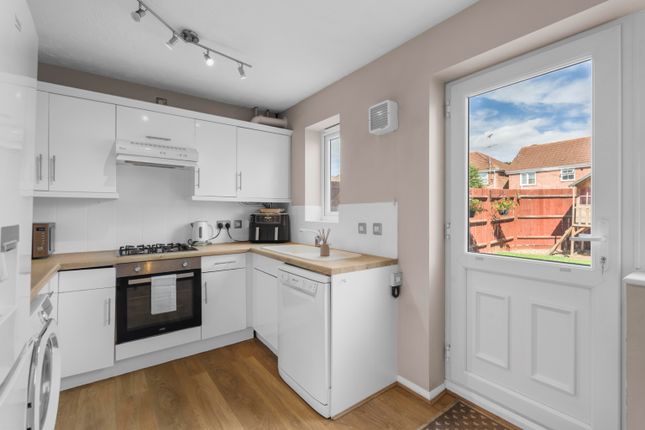 61 Trajan Gate, Stevenage, Hertfordshire photo 4