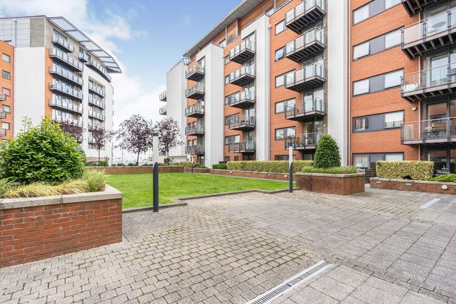 Flat for sale in Channel Way, Southampton