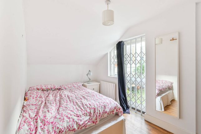 Thumbnail Flat for sale in Shakspeare Walk, Stoke Newington, London