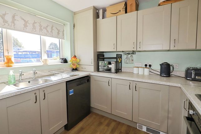 114, Stourport Road, Kidderminster photo 4