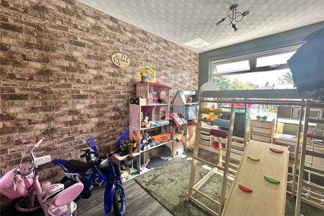 13, Clapgate Crescent, Cheshire photo 4