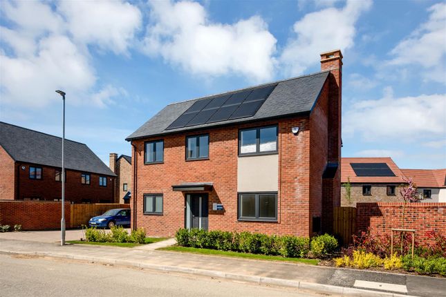 3-bed detached on Cranford Road, Kettering, £415,000