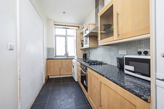 Flat for sale in White Horse Lane, Stepney, London