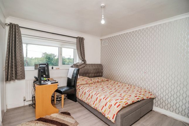 Semi-detached house for sale in Mollands Lane, South Ockendon