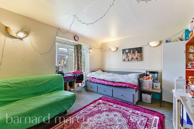 Studio for sale in Helmsdale Close, Yeading, Hayes
