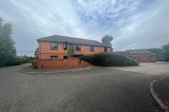 Thumbnail Flat to rent in Plested Court, Stoke Mandeville, Aylesbury