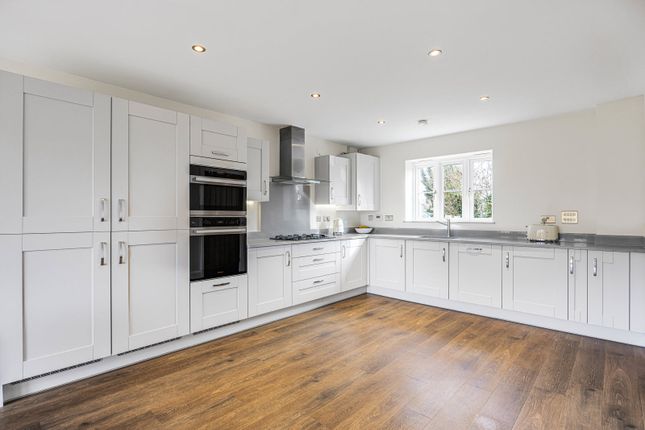 104, Cirencester Road, Tetbury photo 2