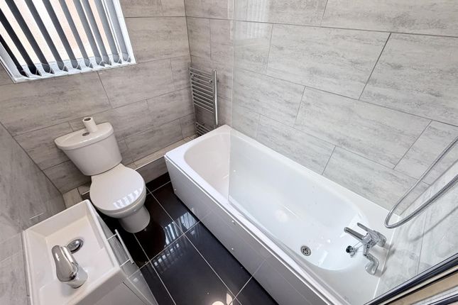 12, Rushmere Avenue, Manchester photo 4