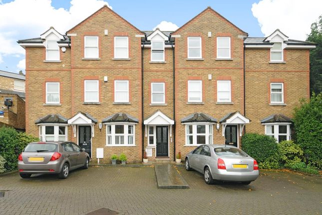 Flat to rent in Heather Place, Esher