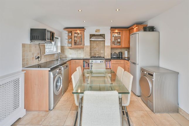 40, Weald Road, Brentwood photo 3