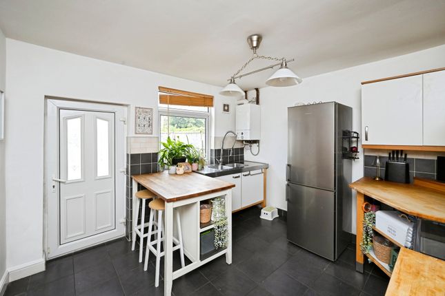 11, Larch Road, Newark photo 4