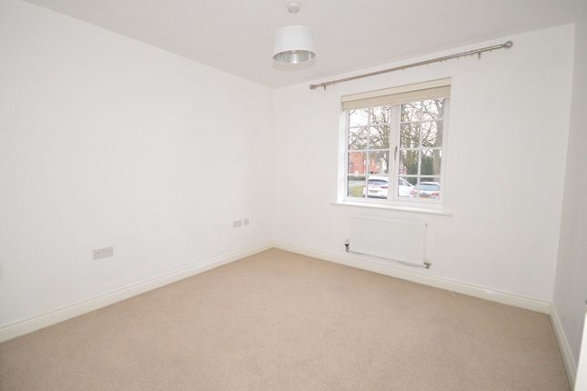 35 Scarlett Avenue, Aylesbury photo 3