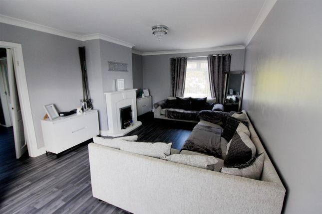130, Saltersgill Avenue, Middlesbrough photo 2