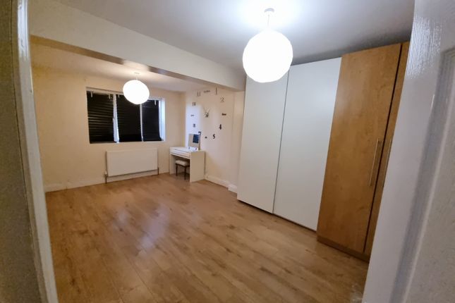 Thumbnail Property to rent in Northdown Road, Welling, Kent