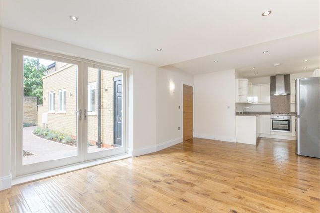 Maisonette to rent in Niveda Close, London