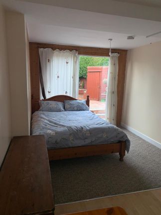 Room to rent in Ryde Park Road, Rednal, Birmingham B45