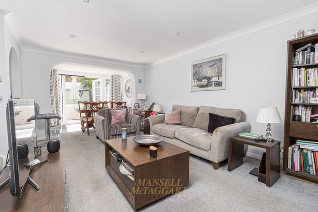7 Brook Close, East Grinstead photo 4