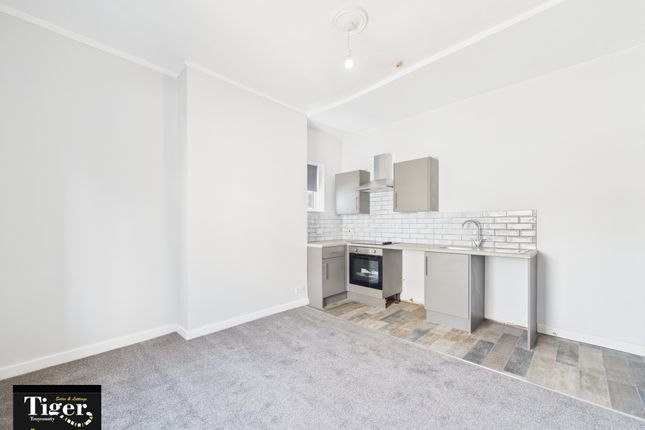 Flat 5, 386, The Promenade, Blackpool photo 4