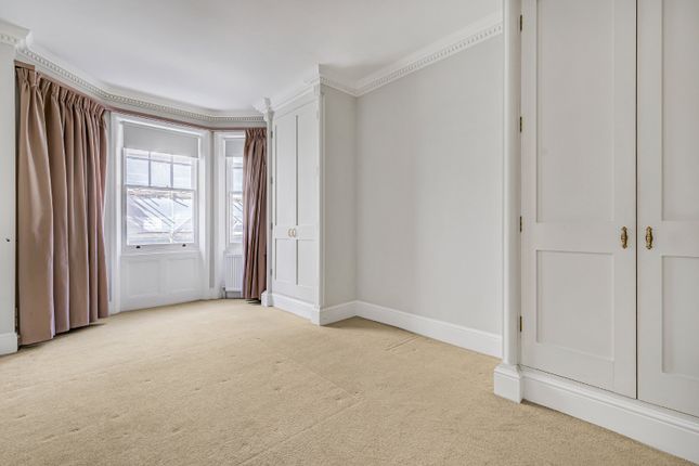 4, Wynnstay Gardens, London photo 3