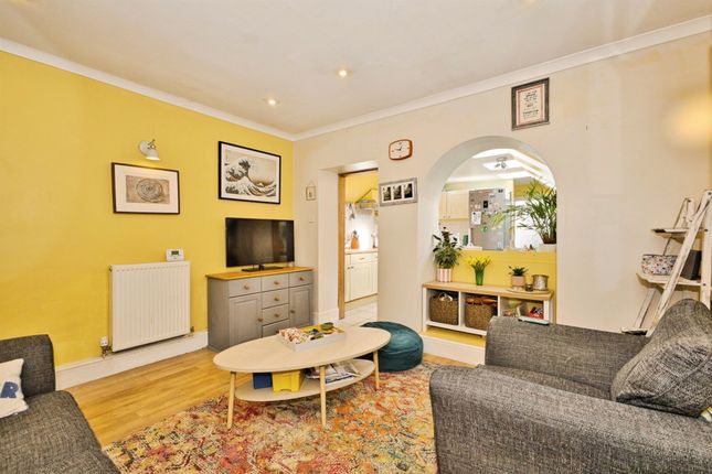 77, Hermitage Street, Crewkerne photo 2