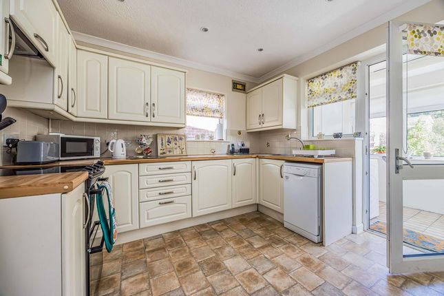 Nore Farm Avenue, Emsworth photo 2