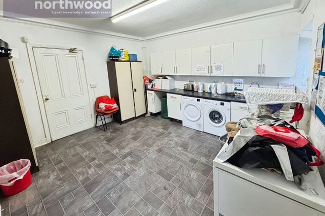 1, Parkfield Avenue, Birkenhead photo 4