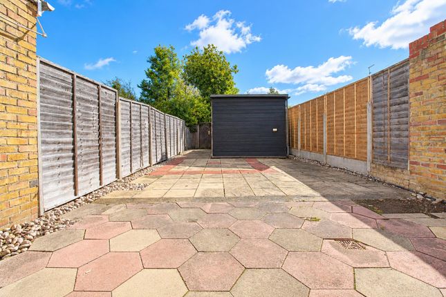 212, Spencers Croft, Harlow photo 3