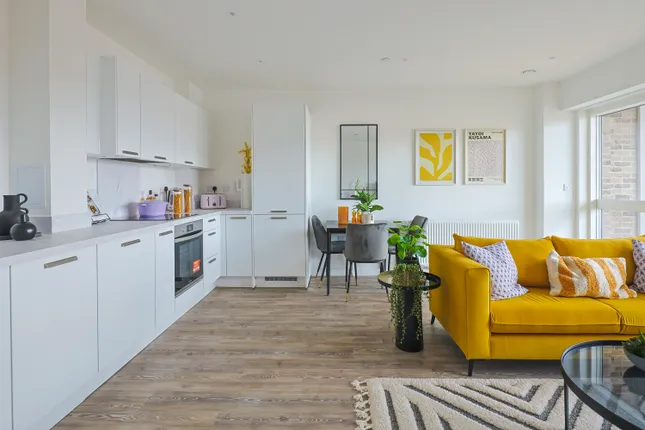 Sovereign Network Group - Edgware Parade