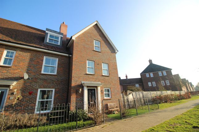 Detached house to rent in Peter Taylor Avenue, Bocking, Braintree