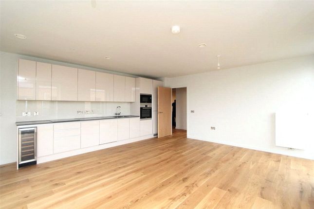 Flat to rent in Boaters Avenue, Brentford