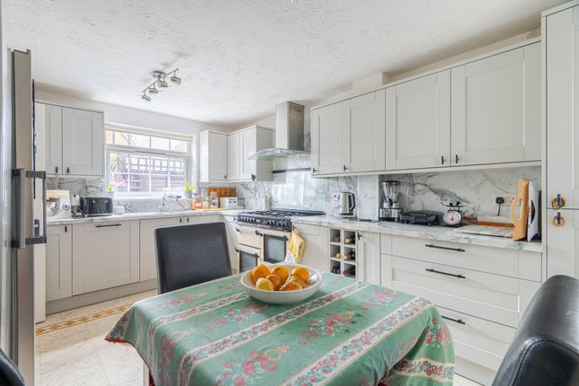 15 Matlock Dale, Lowestoft photo 2