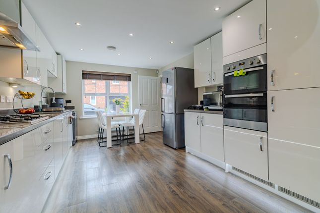 16 Bosworth Way, Leicester photo 4