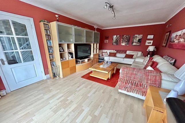 9 Morningside Drive, Manchester photo 4
