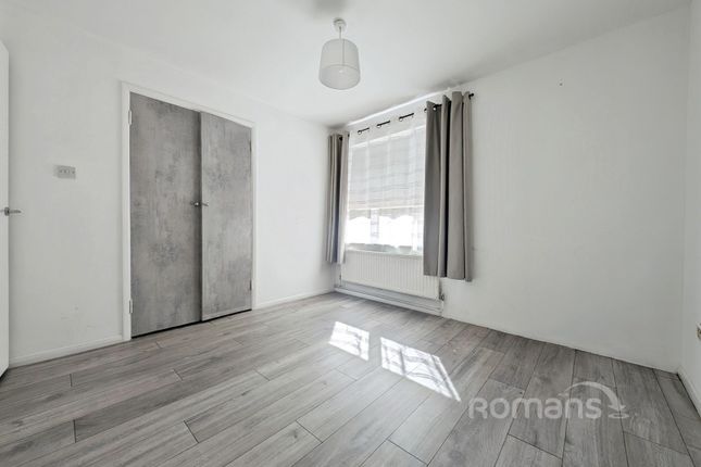 143, Roman Way, Surrey photo 4