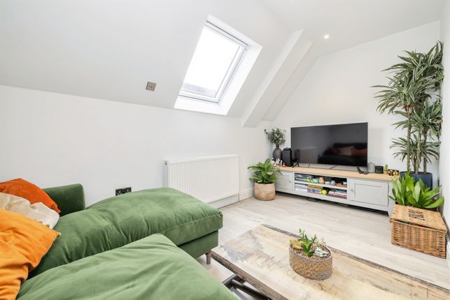 Flat 9, 14, Melbourne Road, Bushey photo 3