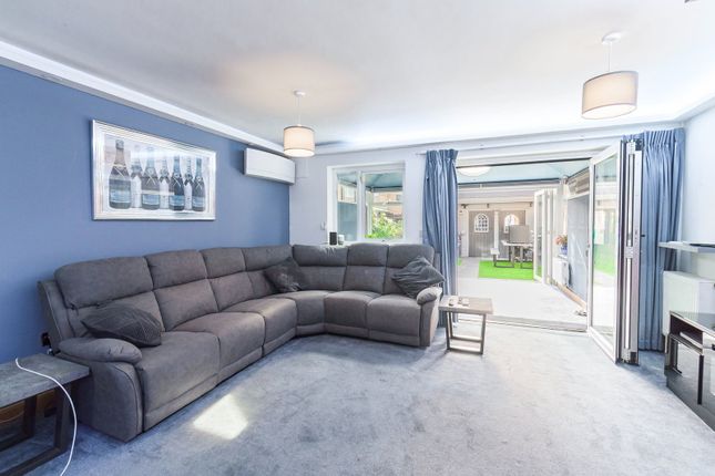 Chiddicks Court,4, Arcany Road, South Ockendon photo 3
