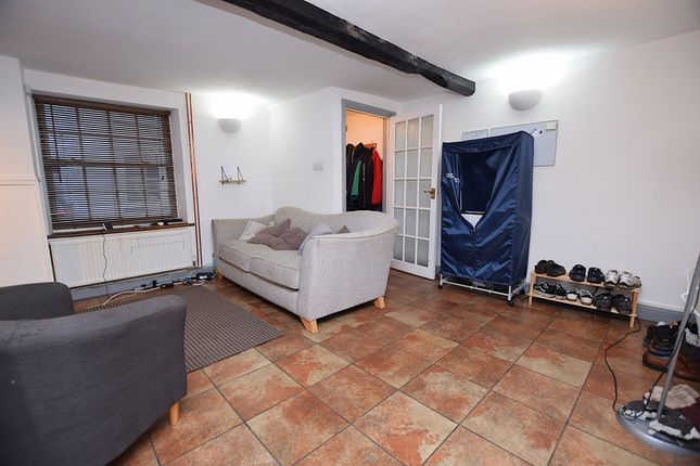8 High Street, Huntingdon photo 2