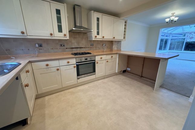 42 Kenmore Drive, Yeovil photo 4