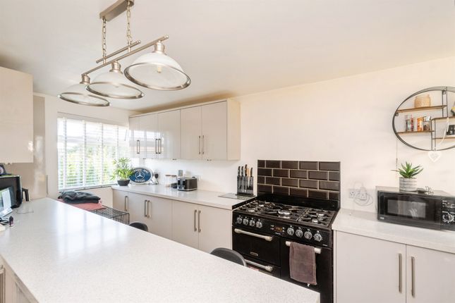 2, Tyndale Close, Plymouth photo 3