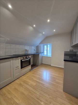 Flat to rent in Abbey Road, Torquay
