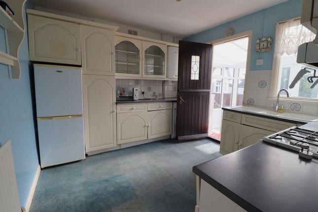 4, Highfield Crescent, Rayleigh photo 3