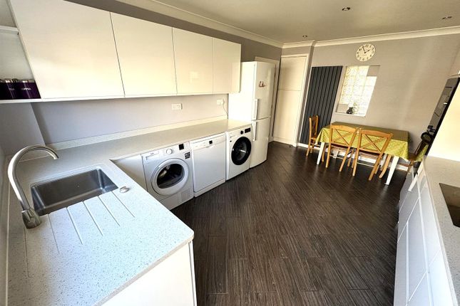 20, Hillside Crescent, Corby photo 3