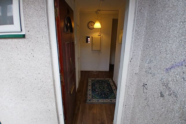 10 Landin House, Thomas Road, London photo 2