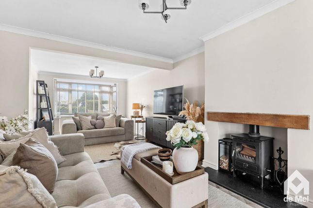 The Tawnies, Shinehill Lane, Evesham photo 3