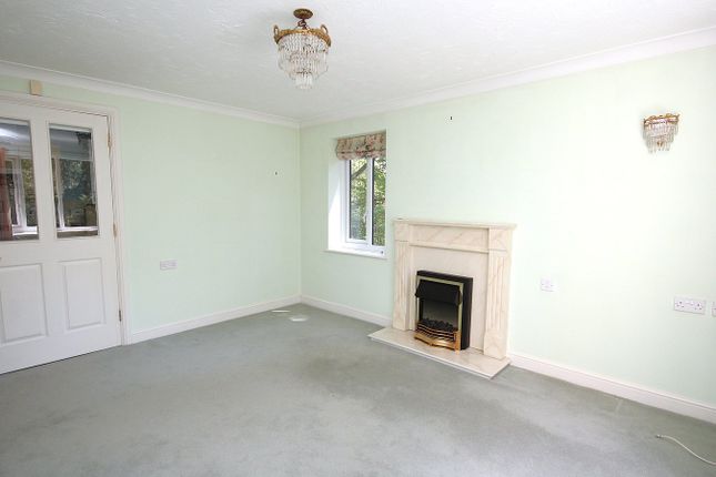 8 Melton Court, 37 Lindsay Road, Poole photo 3