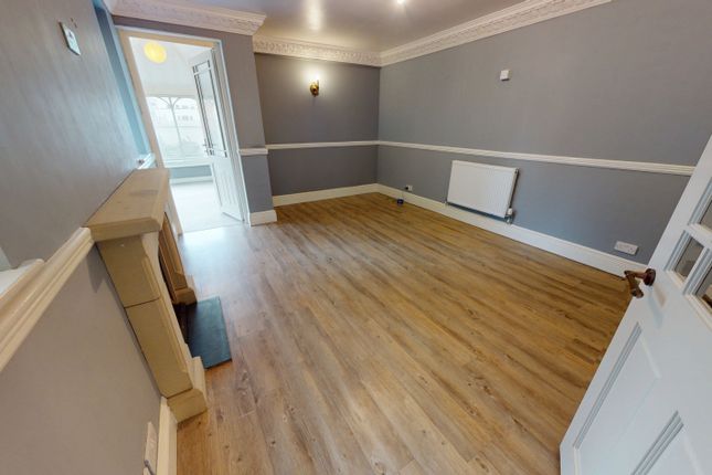 34, East Approach Drive, Cheltenham photo 4