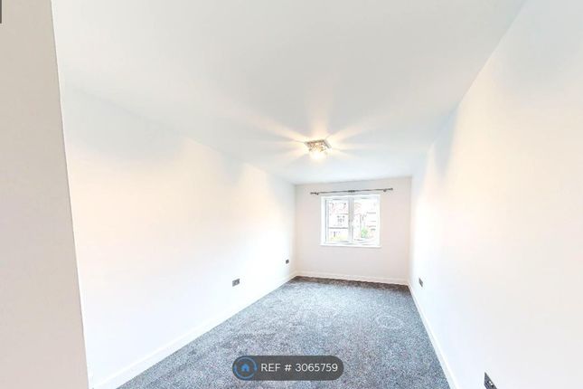 Apartment, Gladwell Court Harewood Place, Slough photo 5