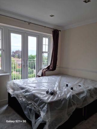 Flat for sale in The Ridgeway, Middx, Enfield